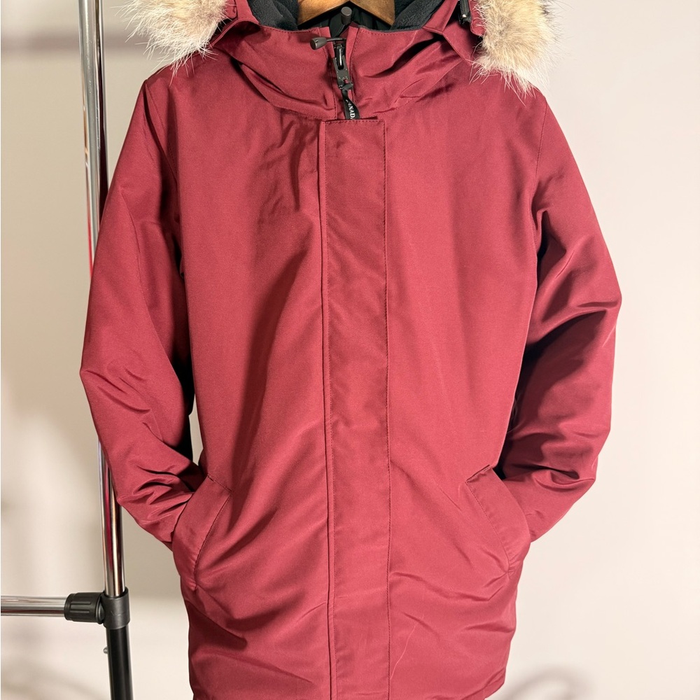 EUC Canada Goose Women’s Victoria Parka with real fur ruff, XL, Bordeaux